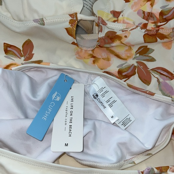 NWT CUPSHE ADELINE FLORAL PLUNG HALTER SCALLOPED LOW WAISTED Bikini Set SIZE:M - Picture 8 of 11